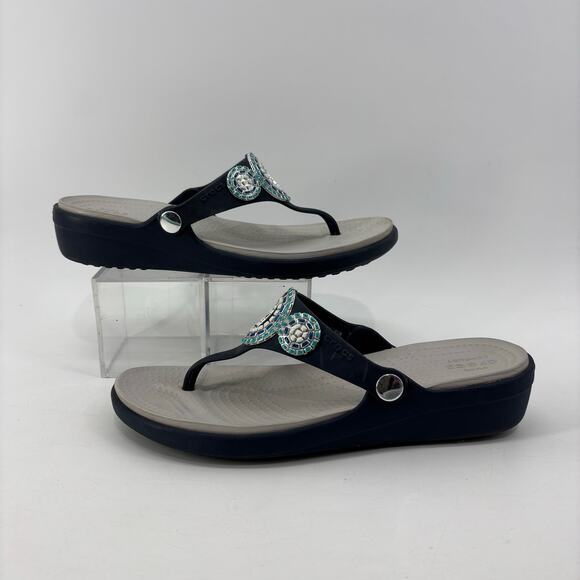 Crocs Sanrah Sandals Womens Sz 9 Blue Beaded Comfort Thong Flip Flop - Picture 2 of 12